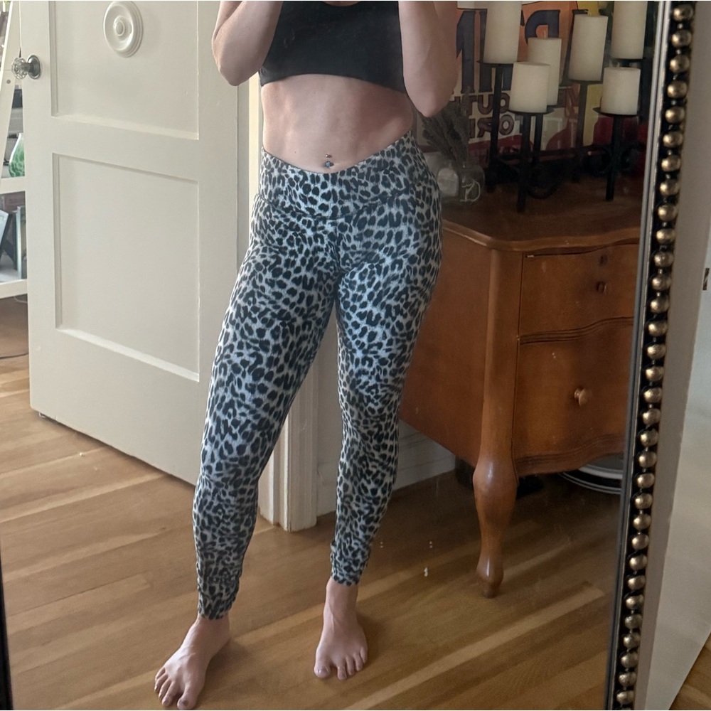 Victoria’s Secret Leopard Print Leggings